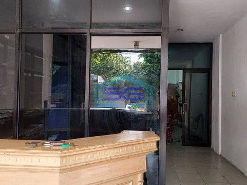 Disewakan Ruko 4 Lantai Lokasi di Harmoni Jakarta Pusat LB 200m2