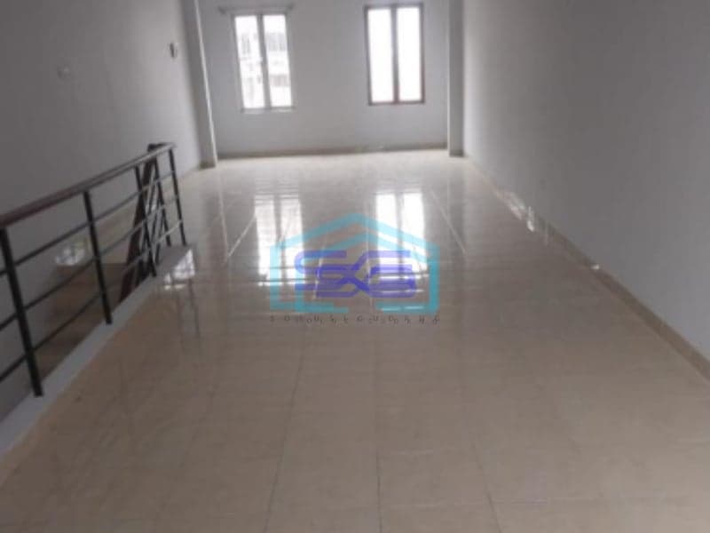 Disewakan Ruko Mendrisio Lokasi Ramai Gading Serpong Tangerang Luas Bangunan  250 m²