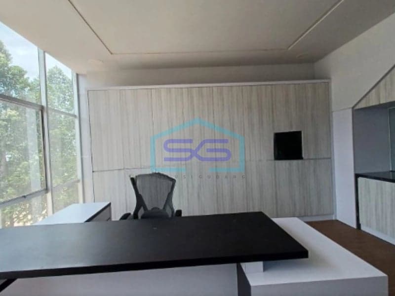 Ready to Use Warehouse for Sale, Neat and Good Condition in Kalideres, West Jakarta Building Area 657 m²