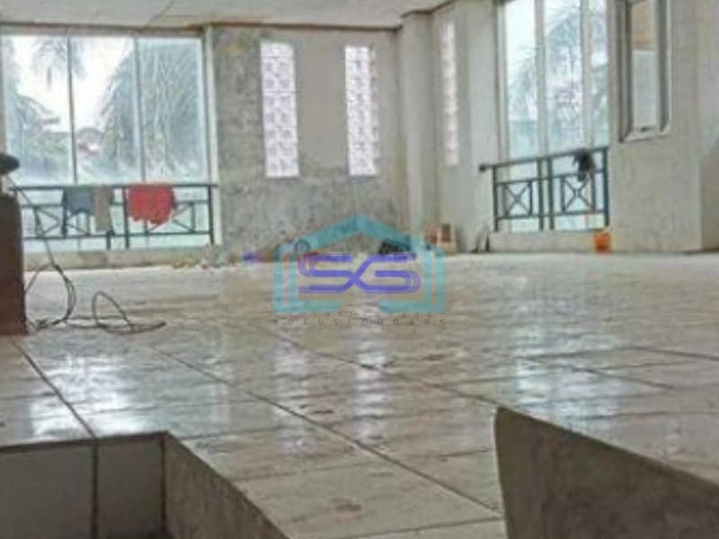 Dijual Ruko Hoek Strategis 3,5 Lantai di Taman Palem Lestari Jakarta Barat LB 270m2