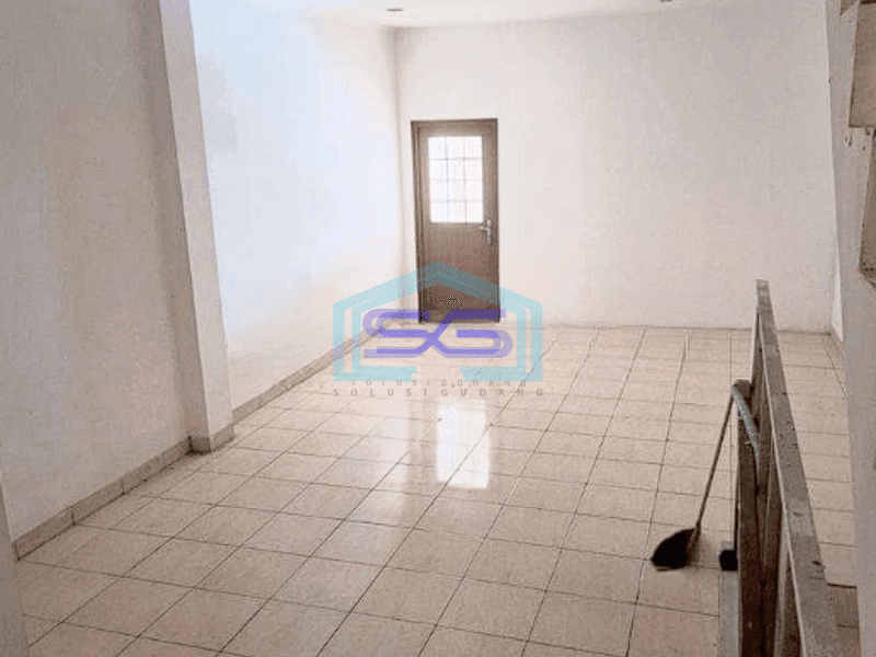 Disewakan Ruko 4 Setengah Lantai di Cideng Jakarta Pusat LB 324m2