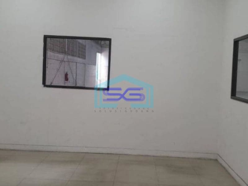 Disewakan Gudang Ada Kantor Luas Bangunan 600 m² di Karawaci Tangerang
