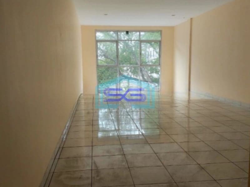 Dijual Cepat Ruko Strategis 3 Lantai di Kawasan Bisnis Pasar Kliwon Solo NEGO LB 196m2
