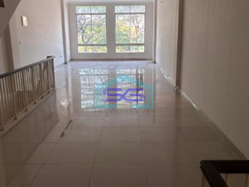 Dijual Ruko Bangunan 3,5 Lantai di Jakarta Barat Luas Bangunan 236m2