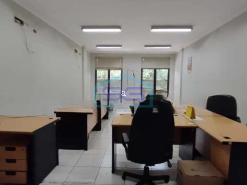 Disewakan Ruko Lokasi Strategis di Main Road Gatot Subroto, Bandung LB 455 m²