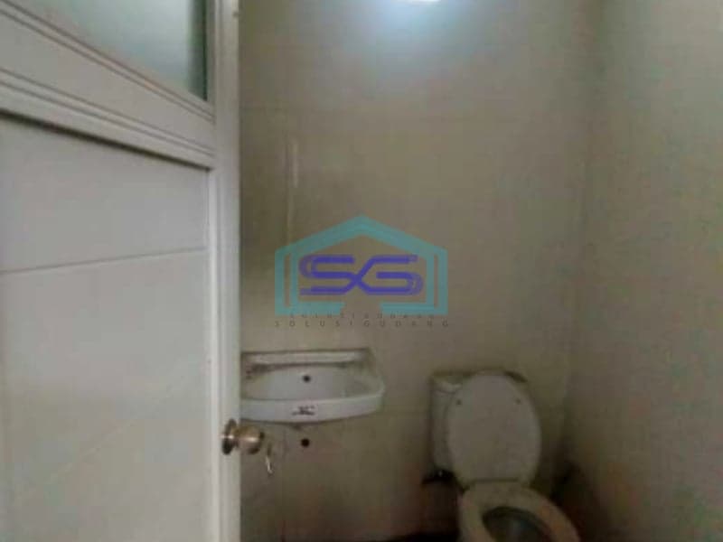 Disewakan Gudang Akses Jalan Bisa truk engkel Dukuh Kupang Surabaya LB 180m2