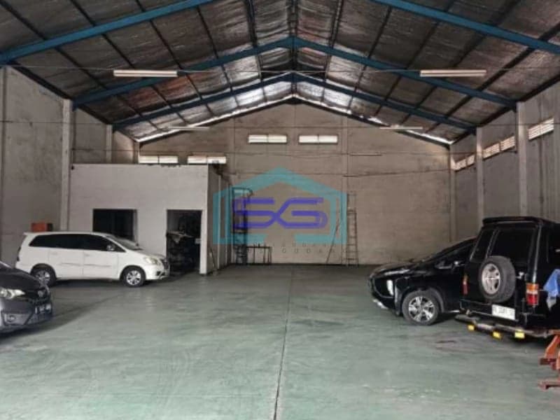 Disewakan Gudang Siap Pakai Langsung Menghadap Jalan Raya Kalimas Barat Surabaya Luas 800m2