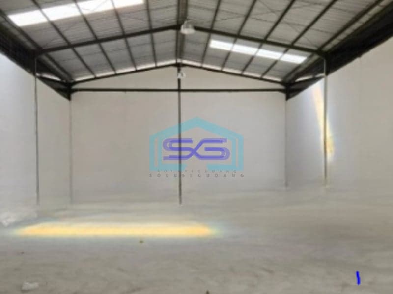 Dijual Gudang Ada Kantor Lokasi Strategis Luas Bangunan 590 m²  di Teluk Naga Tangerang