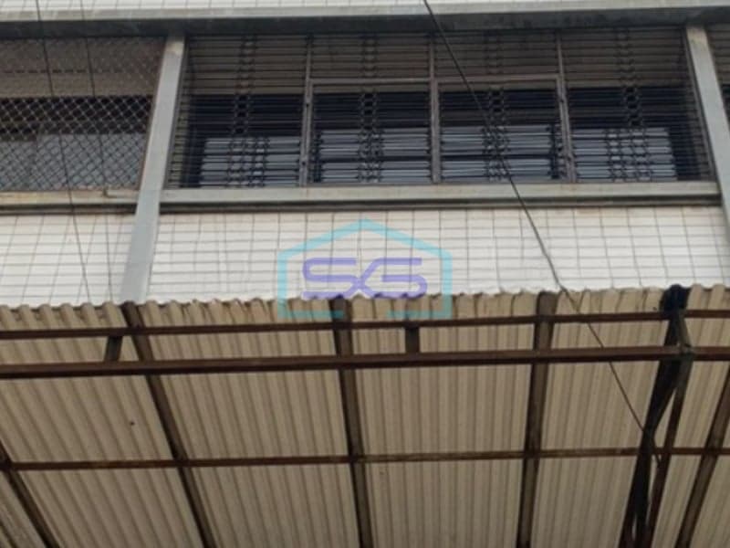 For Sale: Shophouse, Flood-Free Location, 240 m² Building Area in Central Jakarta