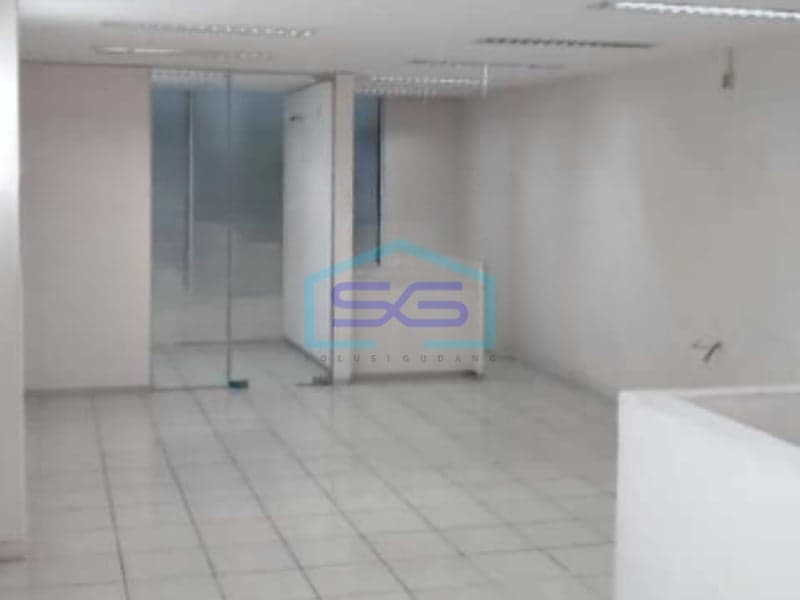 Disewakan Ruko 3 Lantai Luas Tanah 150 m² Lokasi di Semarang Tengah