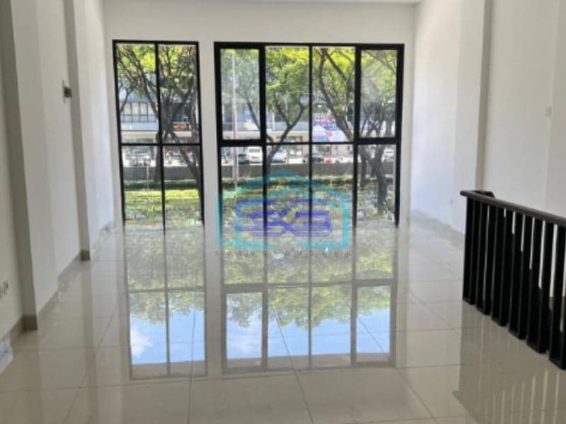 Disewakan Ruko Business Park hadap jalan di Enchante BSD Tangerang Selatan Luas Bangunan  146 m²