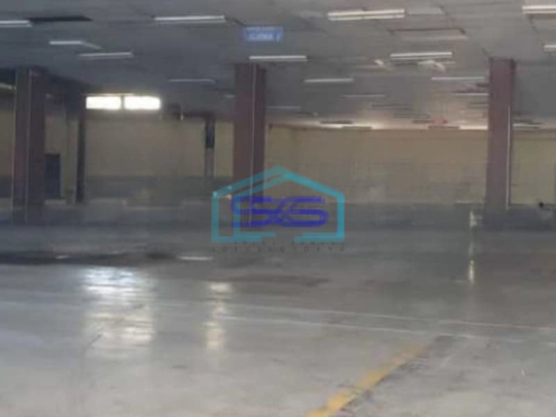 Dijual Gudang Area Parkir Luas Lokasi Surabaya  Luas Tanah 17000 m²