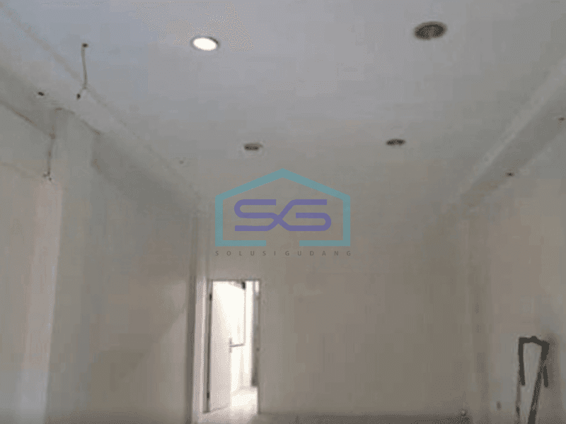 Disewakan Ruko Lokasi Strategis di Area Karapitan, Kota Bandung Tengah LB 200 m²