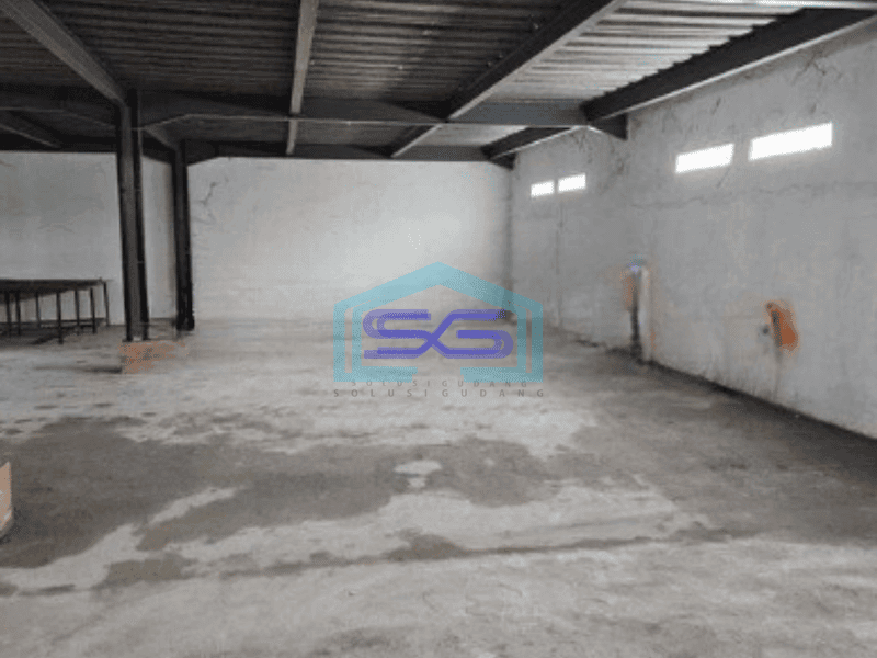 Dijual Gudang Luas Bangunan 985 m² Lokasi Strategis di Benda Tangerang