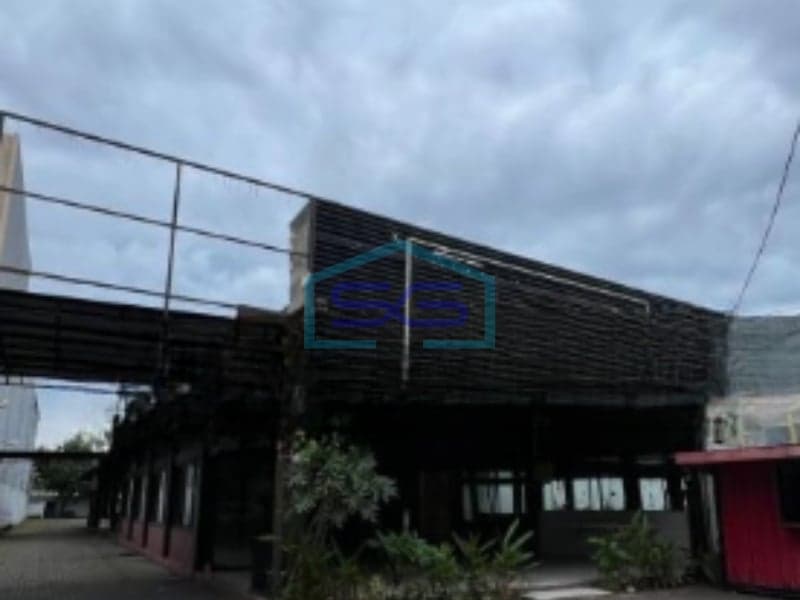 Commercial Space for Rent 500 sqm Building Area Strategic Location in Surabaya