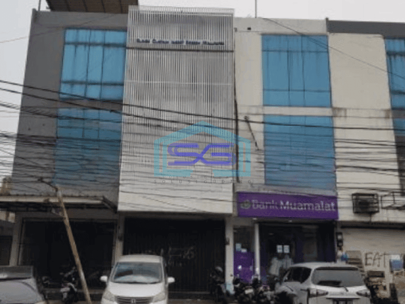 Dijual Ruko Luas Bangunan  300 m² Lokasi Strategis di Pangeran Jayakarta Jakarta Pusat