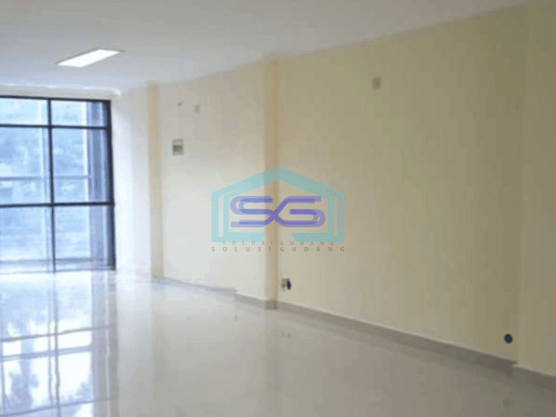 Disewakan Ruko Luas Tanah 110 m² Lokasi Tepi Jalan Raya Cideng Jakarta Pusat