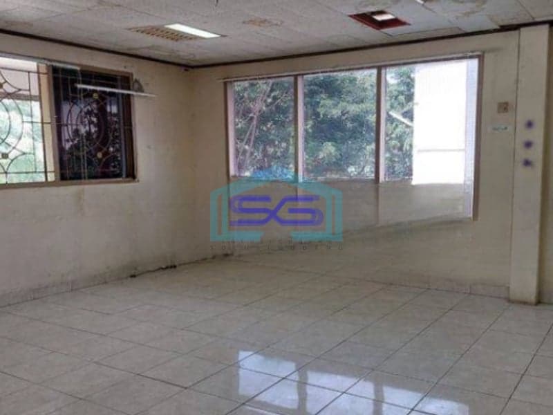 Disewakan Gudang Strategis LB 840m2 Akses Kontainer Parkir Luas Dekat Tol dan Pelabuhan Jakarta Timur