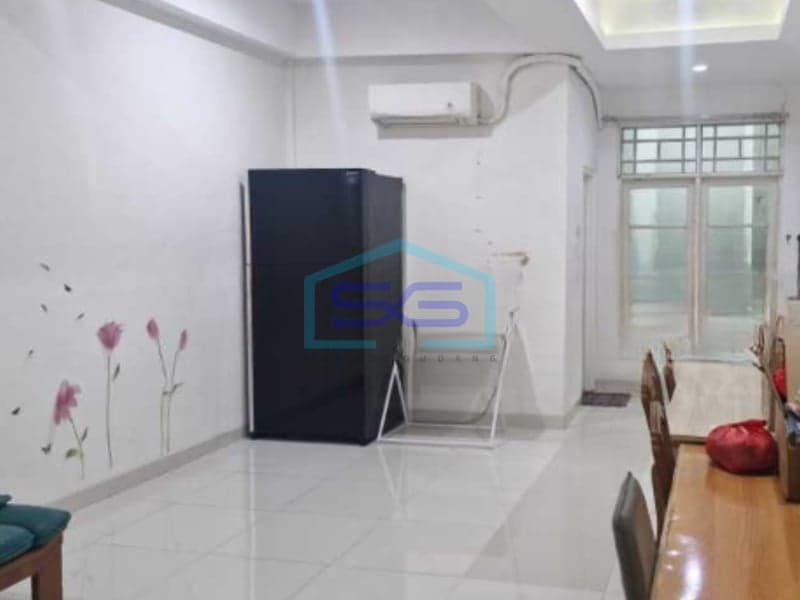 Dijual Ruko Luas Bangunan 150 m² 3 Lantai Lokasi Bebas Banjir di Jakarta Barat