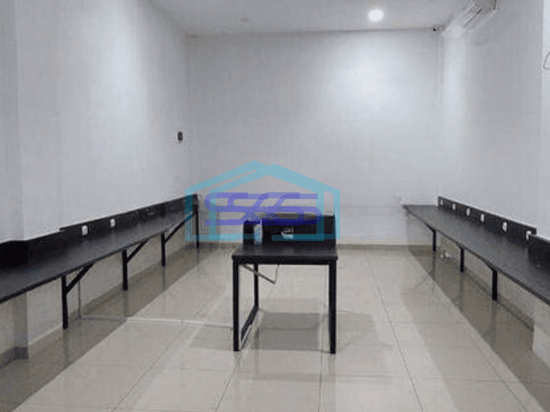 Disewa Ruko Gandeng 3,5 lantai di Muara karang. Siap huni.