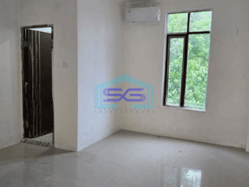 Dijual Gudang Luas Bangunan 200 m² Lokasi Strategis di Teluk Naga Tangerang