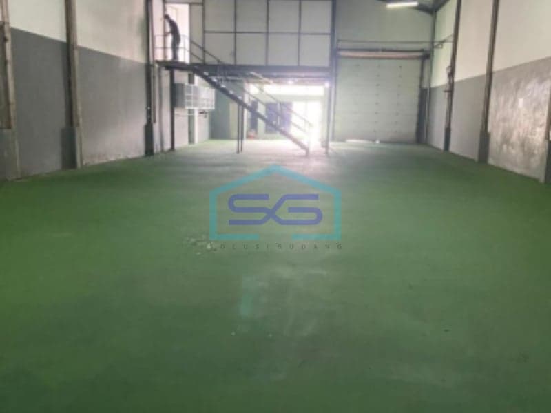 Ready to Use and Good Warehouse for Rent in Penggilingan, East Jakarta, Building Area 432 m²