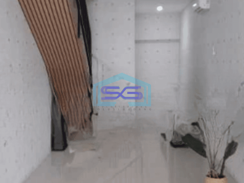 Disewakan Ruko Depan Jalan Raya Bekasi 2 Lantai