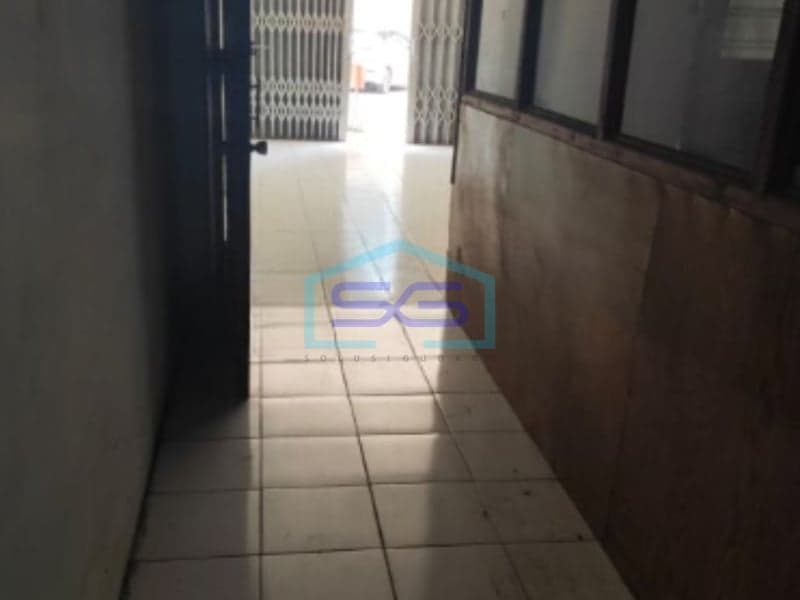 For Rent Nice and Comfortable Shophouse in Pluit Near Toll Gate, North Jakarta Building Area 240 m²
