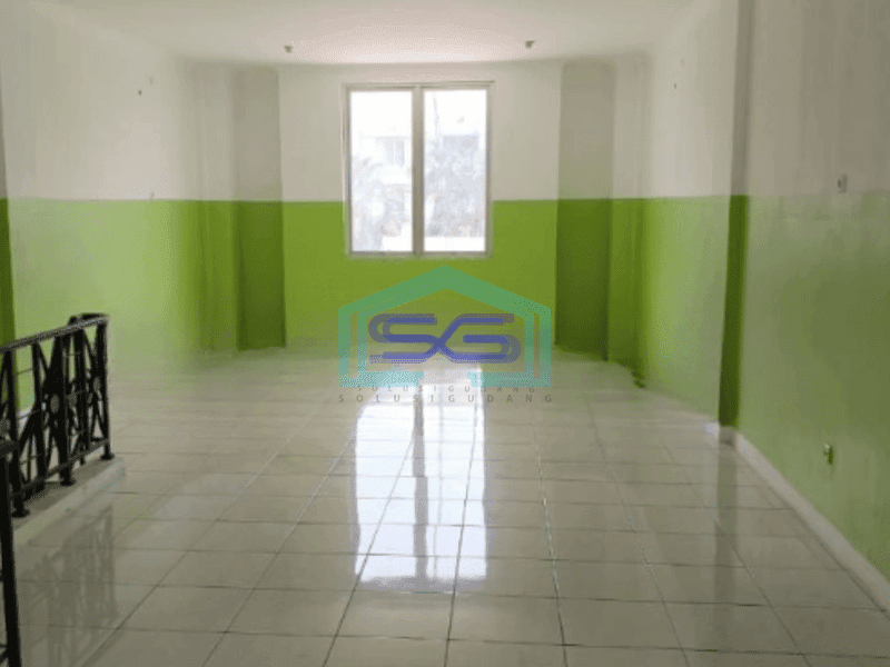 Disewakan Ruko Luas Bangunan  195 m² Lokasi Strategis di Harapan Indah Bekasi
