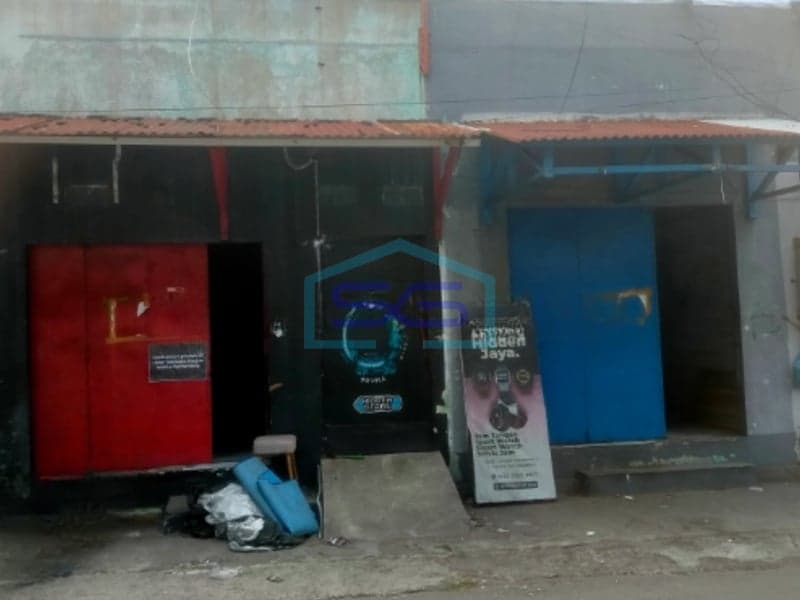 2 Shop House Buildings for Rent, Suitable for Business in Pasar Kliwon Solo, Central Java