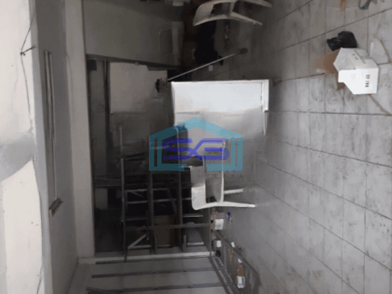 Disewakan Ruko Luas Bangunan  212 m² di Teluk Gong Jakarta Utara di Pinggir Jalan Raya