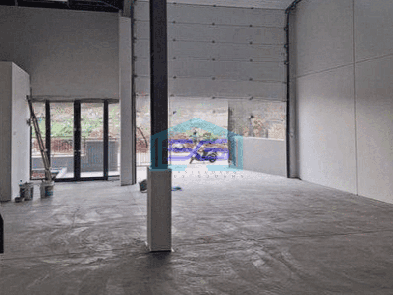 Dsewakan gudang baru bagus di Taman Tekno Bsd City