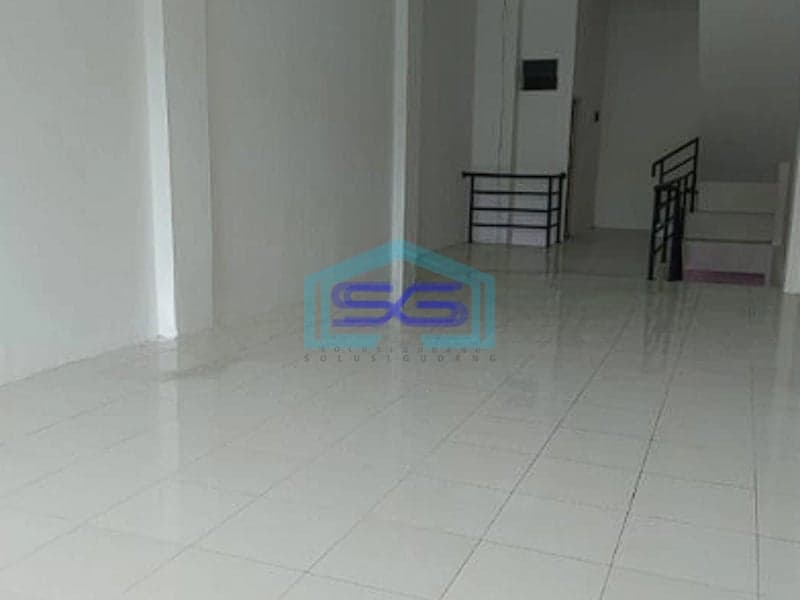 Disewakan Ruko 4 Lantai di pos Pengumben Kebon Jeruk Jakarta Barat LB 240m2