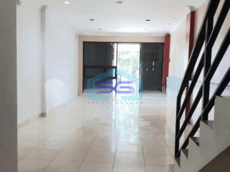 Disewakan Ruko Strategis 3 Lantai, di Sayap Riau Bandung Tengah Kota LB 120m2
