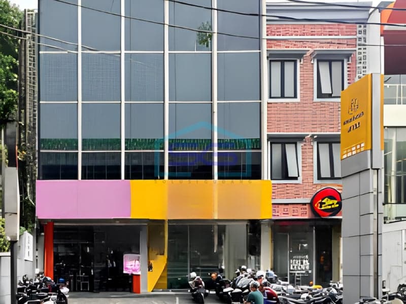 出售：南雅加达日惹兰地区Senopati的3层商铺，占地115平方米