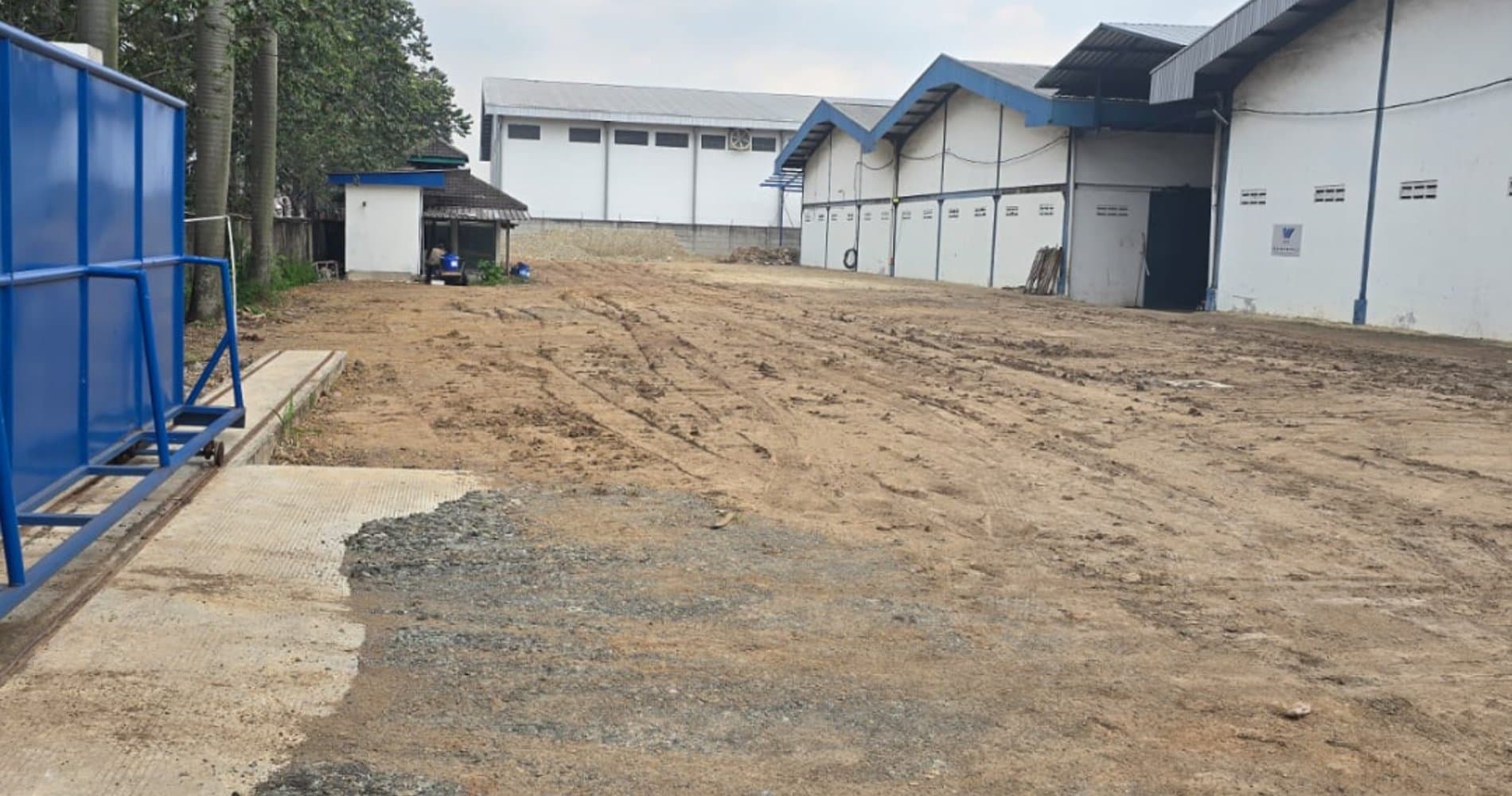 Disewakan Pabrik / Gudang Baru Lokasi di Kawasan Industri Jatake Tangerang Luas 2600m2