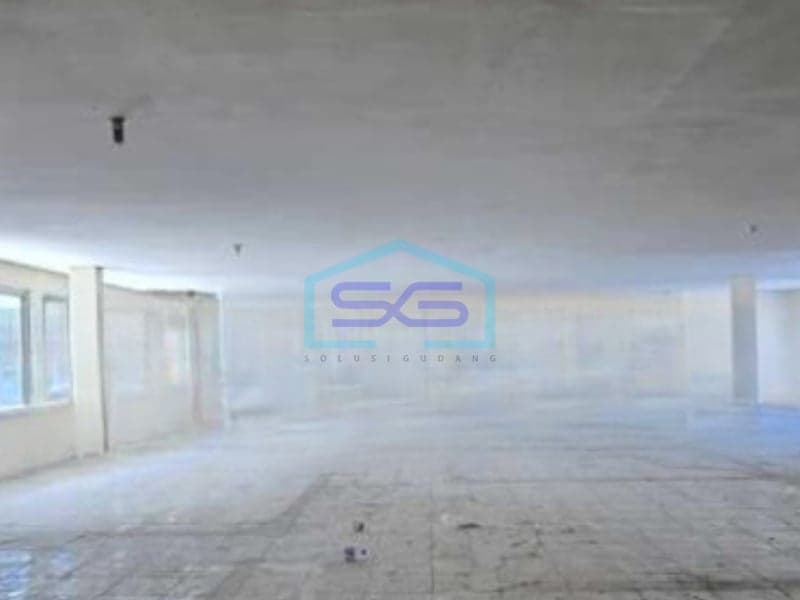 Disewakan Ruang Usaha Luas Bangunan 462 m² Lokasi Strategis di Surakarta