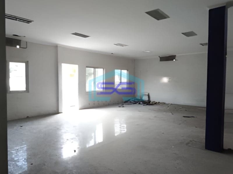 Disewakan Gudang Luar Kawasan Strategis Luas Parkiran Kontainer di Karawang LB 1000m2