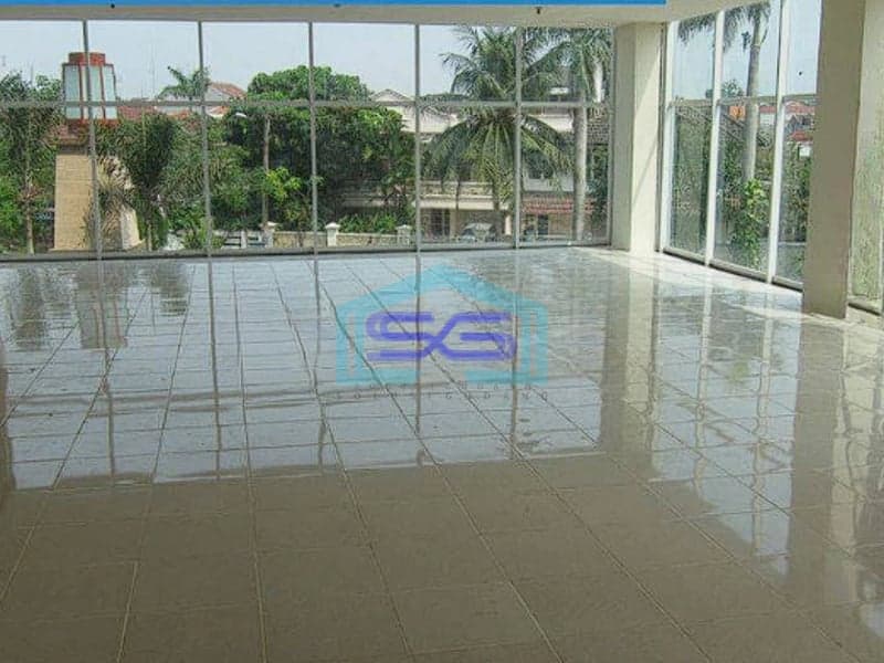 Disewakan Cepat Ruko 3 Lantai Hoek di Daerah Jakarta Barat LB 252m2