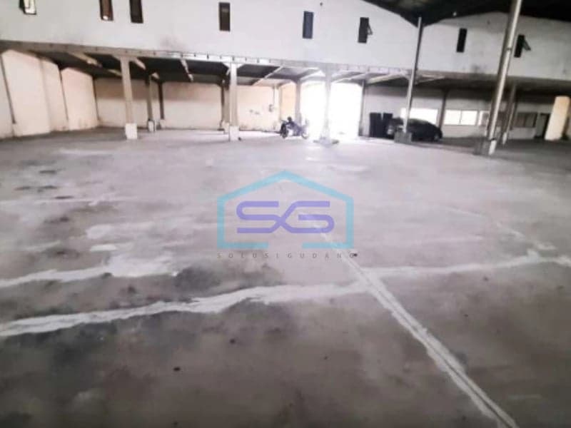 Disewakan Gudang Siap Pakai di Tengah Kota Jalan Soekarno Hatta, Bandung LB 2700 m²