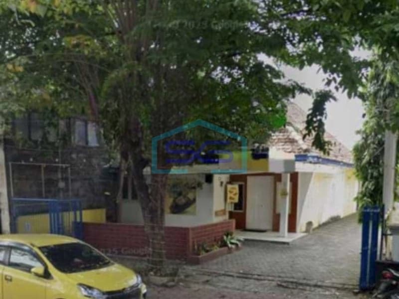 For Rent Commercial Space Ex-Restaurant in Gresik Kota Suitable for Business Building Area 400m²