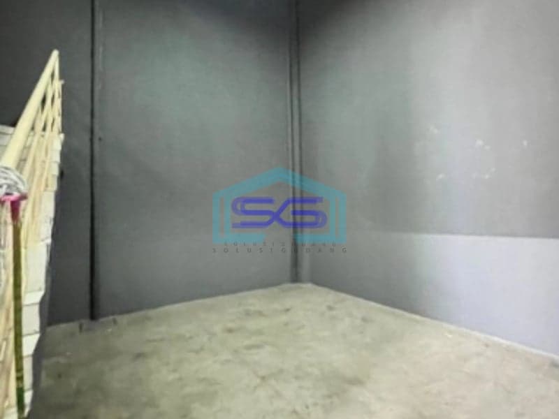 Disewakan Gudang 2 Lantai Luas Tanah 162 m² Lokasi di Legok Tangerang