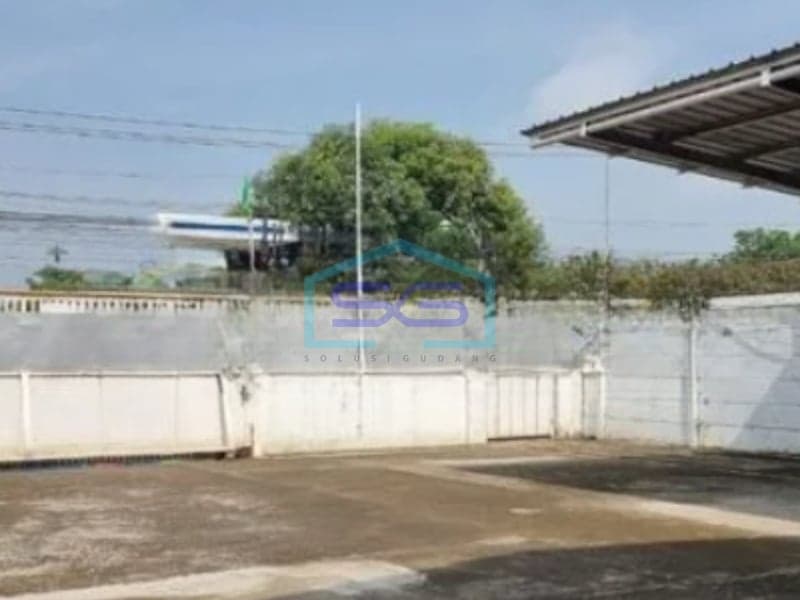 出售仓库前车间位于巴贝兰勿加泗西爪哇省建筑面积3500平方米