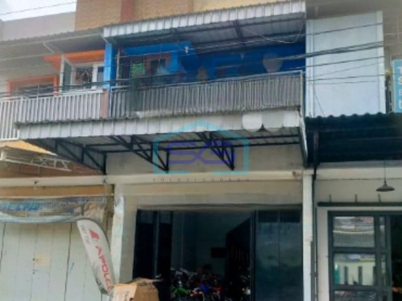 出售：梭罗中部爪哇士仁根商业区2层即用型商铺，建筑面积120平方米