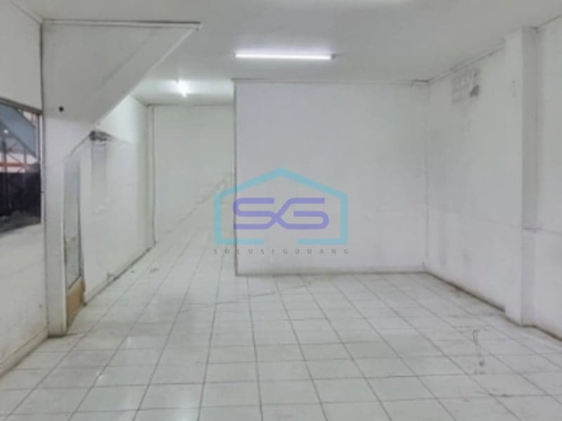 Disewakan Gudang Bebas Banjir dan Siap Huni di Kapuk Kamal Jakarta Barat Kondisi Bagus