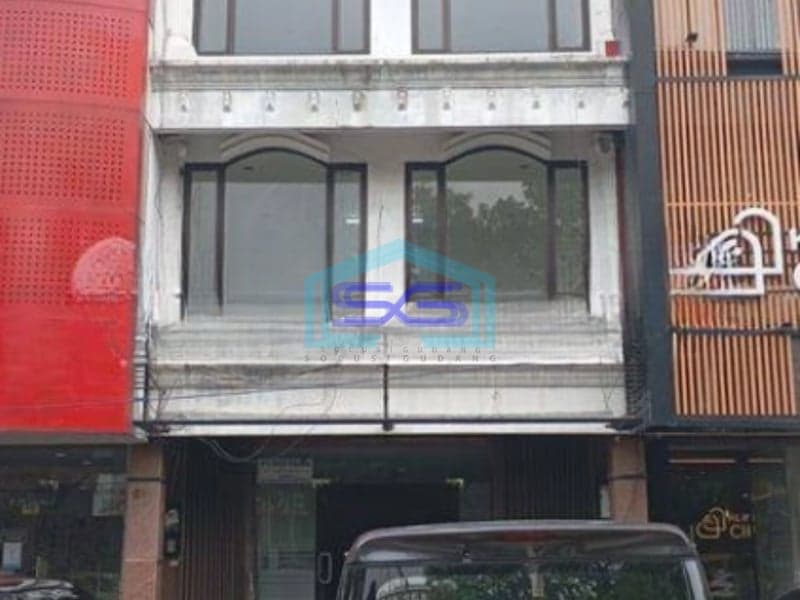 Disewakan Ruko 3 Lantai  LB 276m2 Parkiran 4 Mobil Kemang Jakarta Selatan