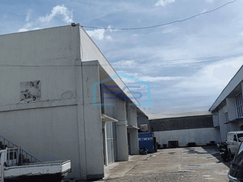Disewakan gudang bebas banjir siap pakai di Tanjung Pura Kalideres