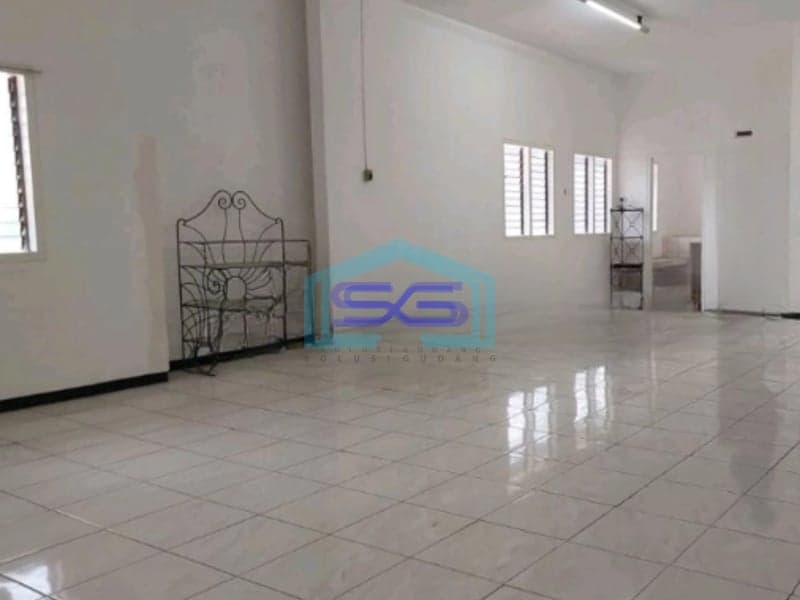 Disewakan Gudang Luas Bangunan  2205 m²  Lokasi di Surabaya