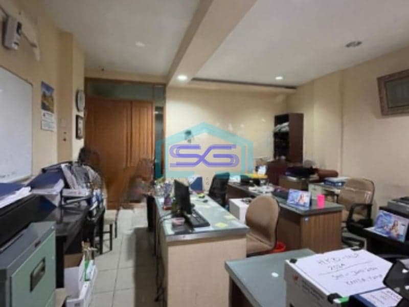 Dijual Ruko 3.5 Lantai di Jl. Pangeran Jayakarta Jakarta Pusat LB 240m2