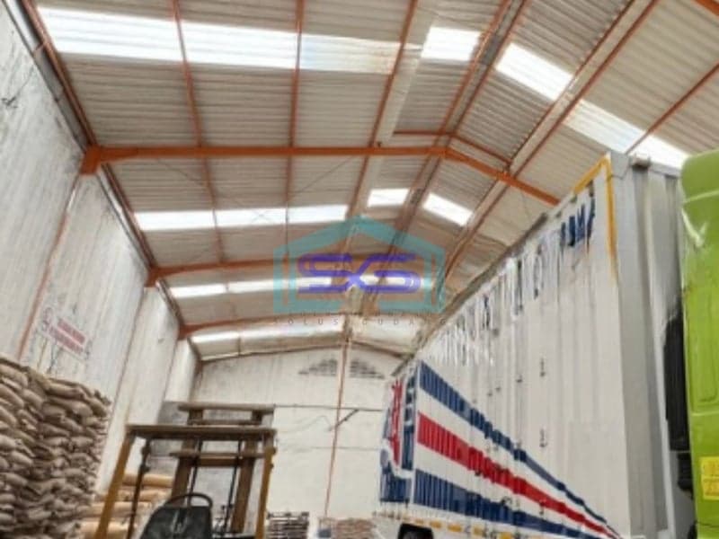 Dijual Gudang Luas Bangunan  986 m² Lokasi Bebas Banjir di Kapuk Kamal Jakarta Barat